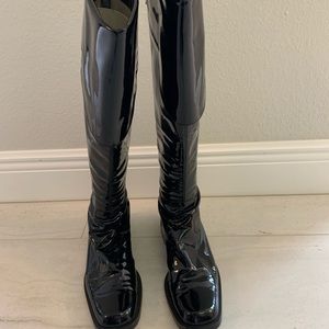Chanel black patent leather boots. Size 39.